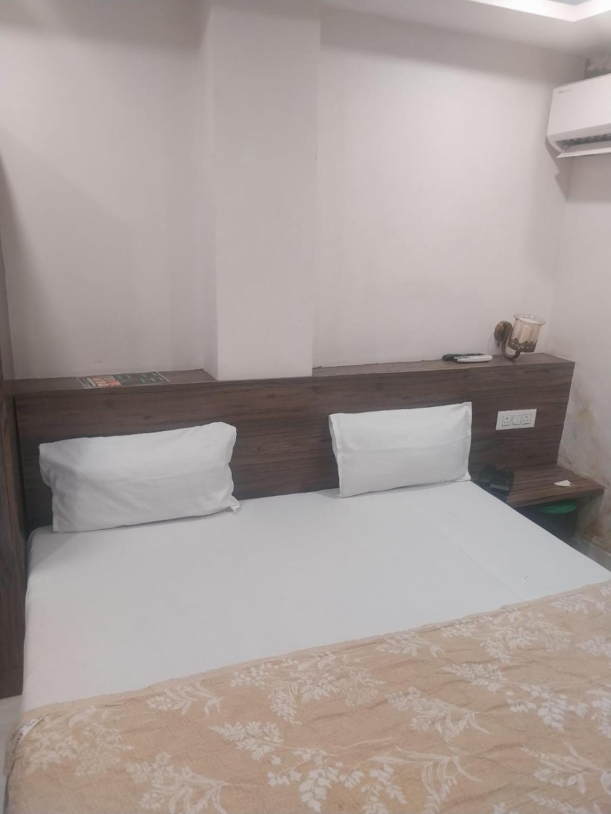 Hotel Rovers Inn Amritsar Bilik gambar